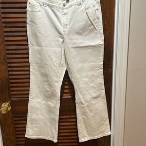 Chico’s size 3 short white jeans